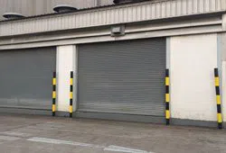 Lincolnwood Garage Doors Store Lincolnwood, IL 847-841-0296 - rolling-garage-side